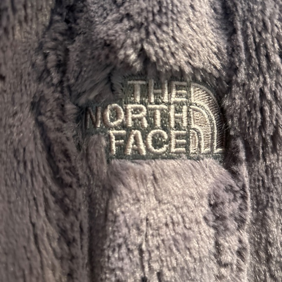 North Face Cozy Faux Fur Vest - Picture 2 of 6